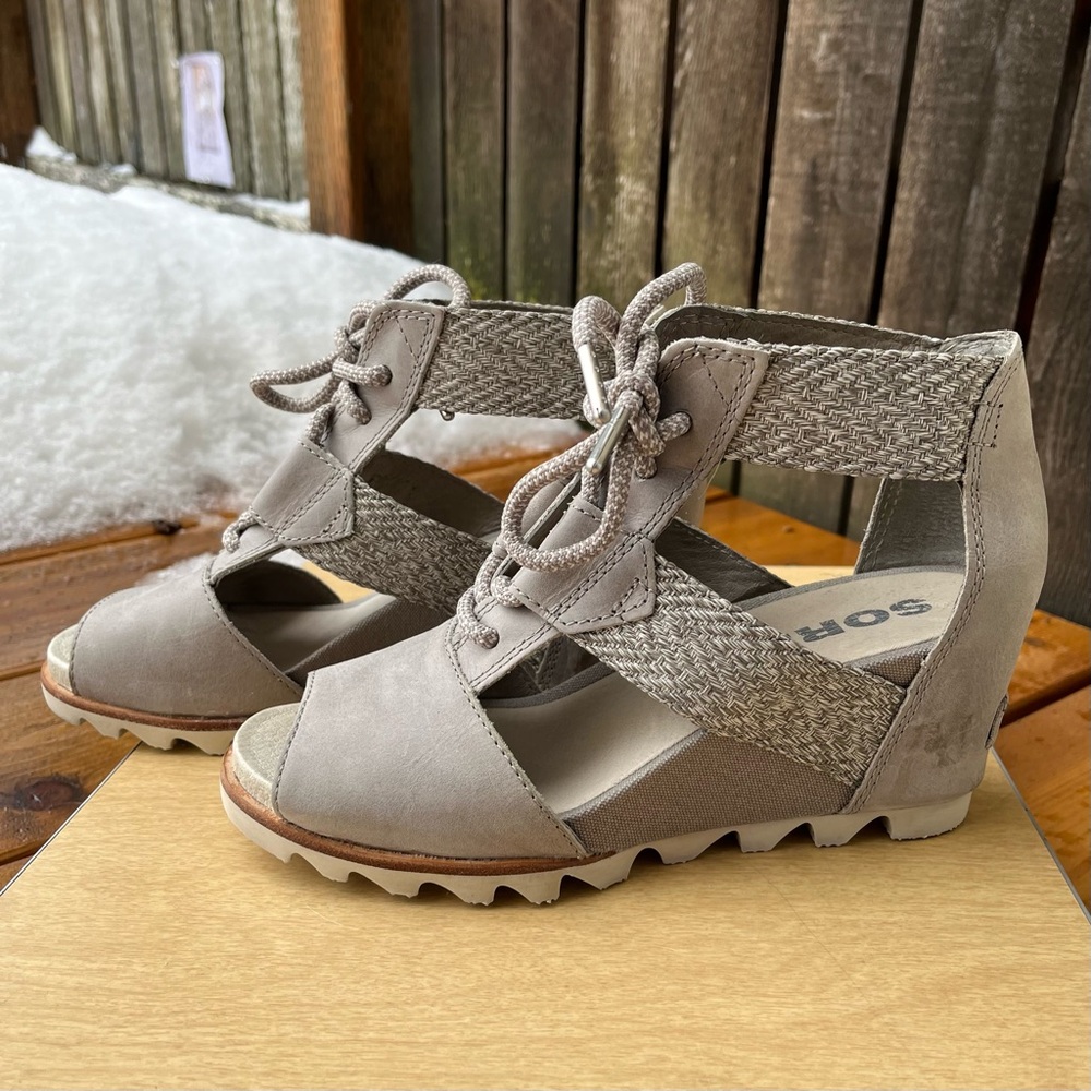 Sorel Wm’s Joanie Lace Up Leather & Canvas Wedge Sandals In Gray Sz 8